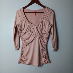 Ruby Ribbon Ruched Top Blouse Womens Size L Nude Scoop Neck Slimming 3/4 Sleeve